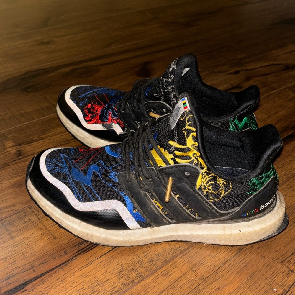 RARE HTF Adidas x Disney Ultra Boost Black & Multi Goofy Graphic Sneaker Size 6